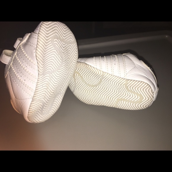 2 pairs Adidas crib shoes size 1 vintage - Picture 5 of 7